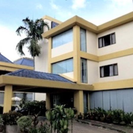 Udon Airport Hotel Удон Тани Екстериор снимка